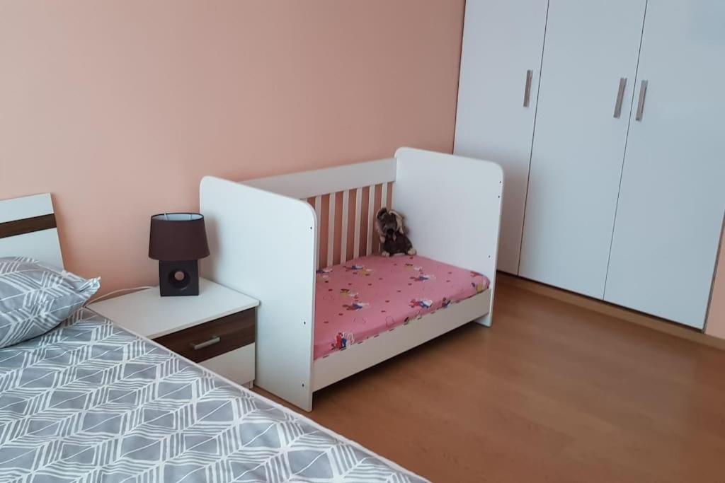 Слънчев Апартамент С Прекрасна Гледка, Паркинг. Appartement Smolyan Buitenkant foto